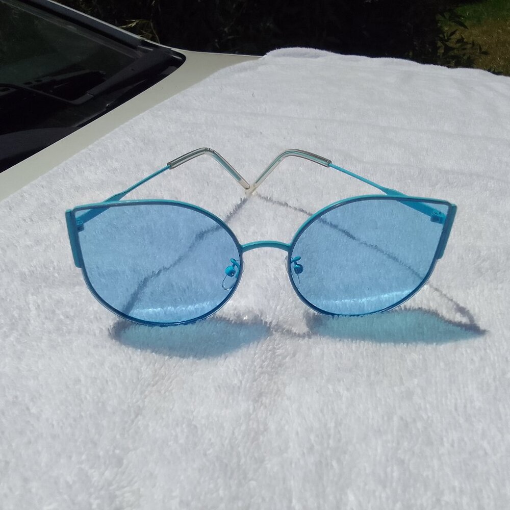 Best offer? Bundle Wise well-design/clear-len/luxury&1 fashion sunglass